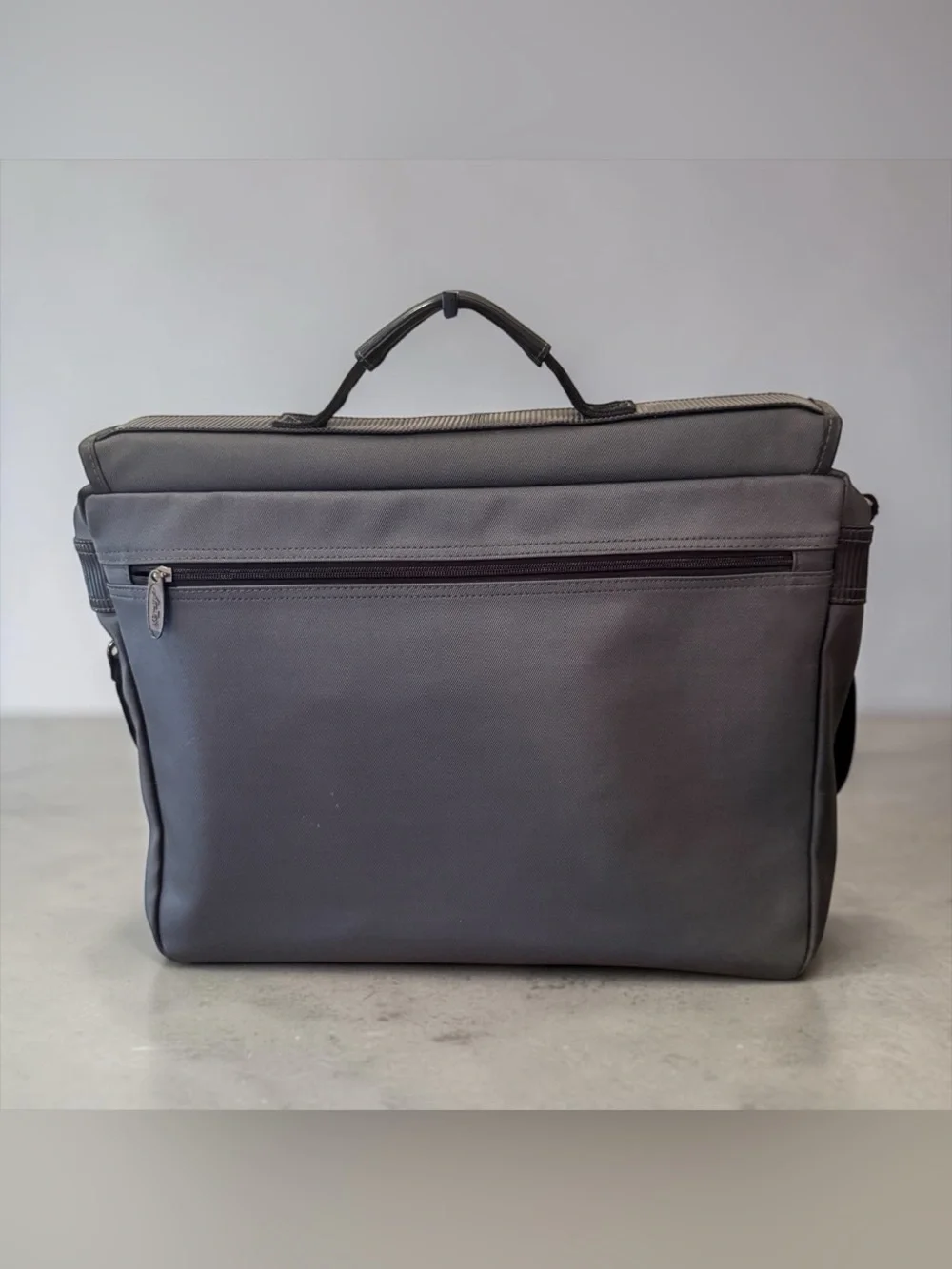 Southwest Airlines Air-Tex Laptop Briefcase Messenger Bag Gray Travel Carry-On